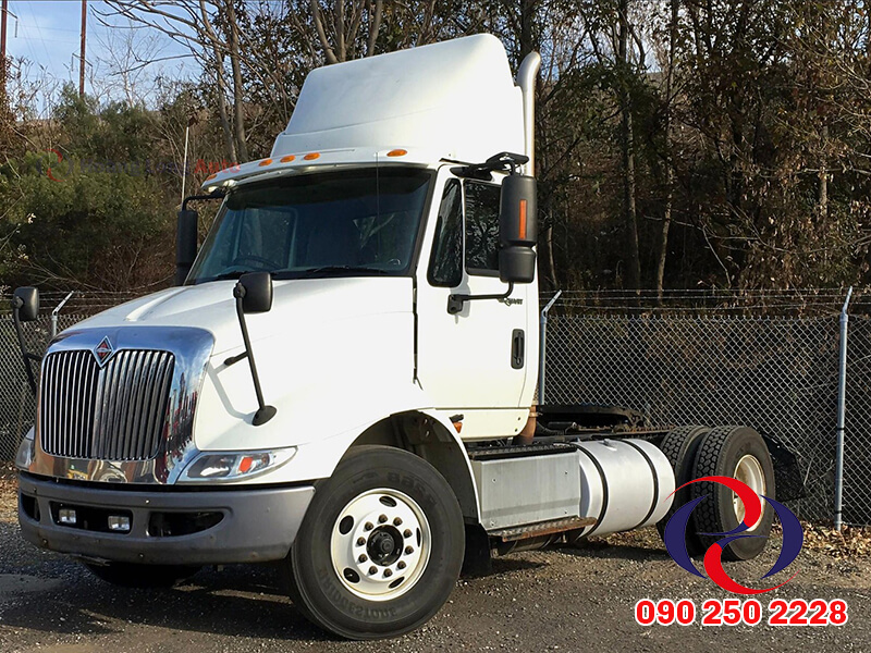 Xe đầu kéo Mỹ đời cũ vẫn đảm bảo 80%-90% như mới Xe đầu kéo Mỹ đời cũ vẫn đảm bảo 80%-90% như mới